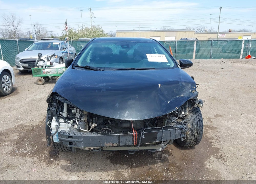 2018 TOYOTA COROLLA VIN: 5YFBURHE3JP755801