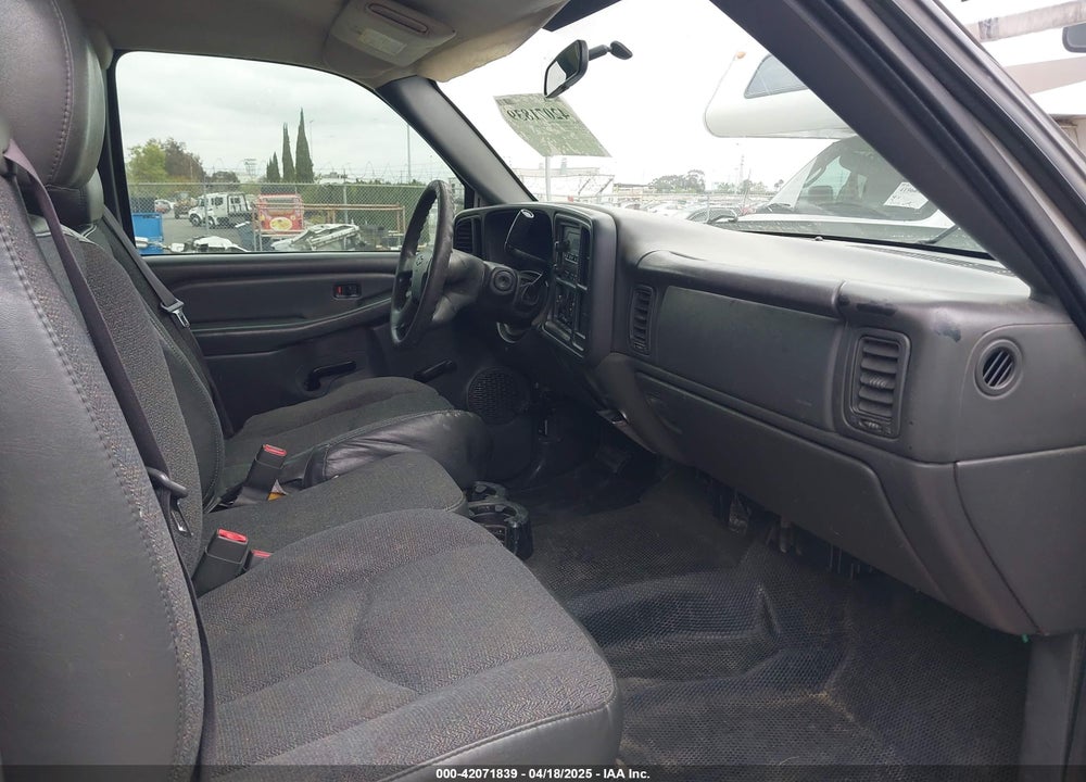 2006 CHEVROLET SILVERADO 2500HD WORK TRUCK VIN: 1GCHC29U56E256142