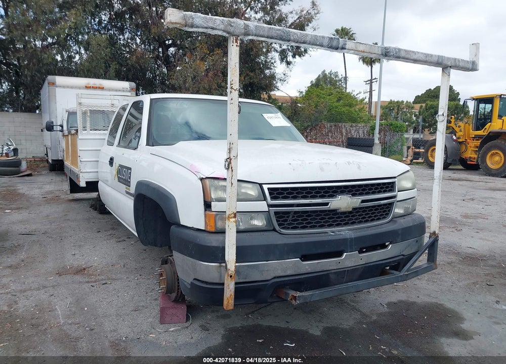 2006 CHEVROLET SILVERADO 2500HD WORK TRUCK VIN: 1GCHC29U56E256142