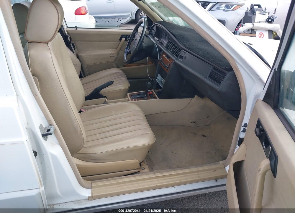 1993 MERCEDES-BENZ 190 E 2.6 VIN: WDBDA29D1PG067674
