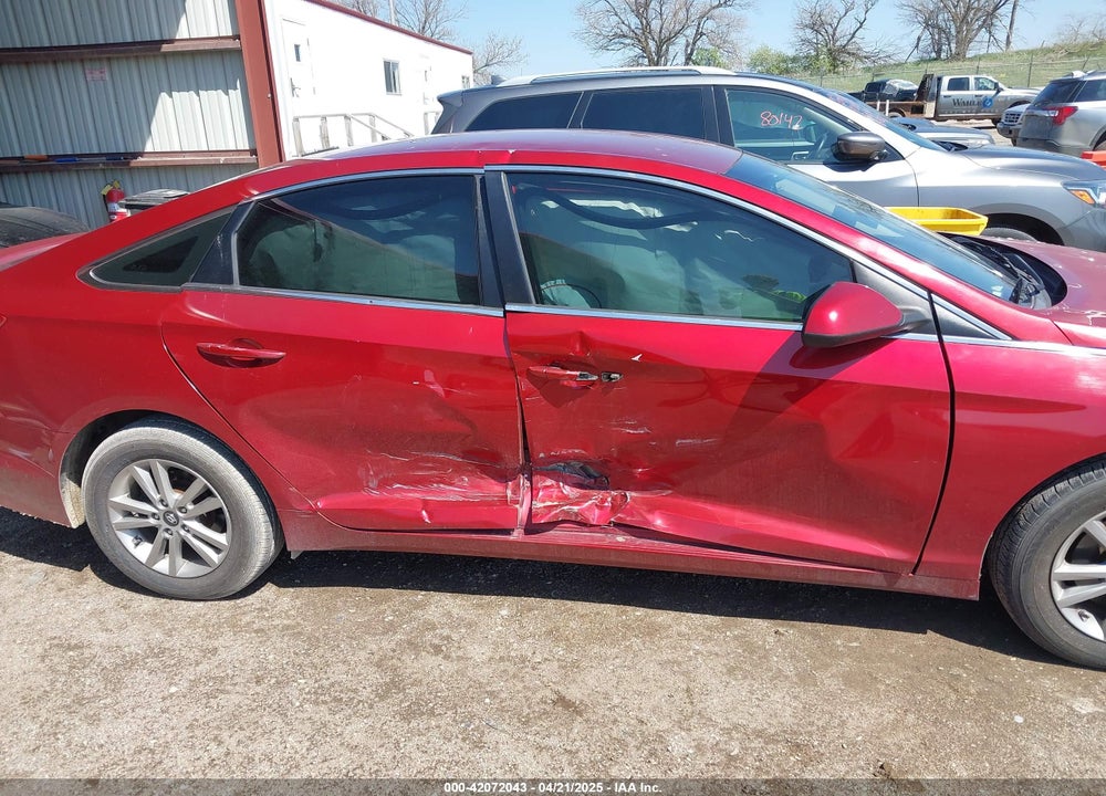 2015 HYUNDAI SONATA VIN: 5NPE24AF1FH123649