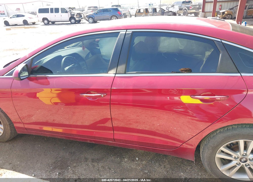 2015 HYUNDAI SONATA VIN: 5NPE24AF1FH123649