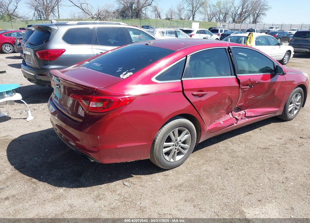 2015 HYUNDAI SONATA VIN: 5NPE24AF1FH123649