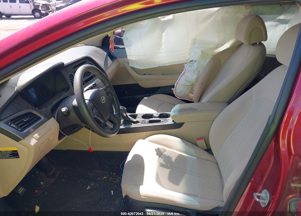 2015 HYUNDAI SONATA VIN: 5NPE24AF1FH123649