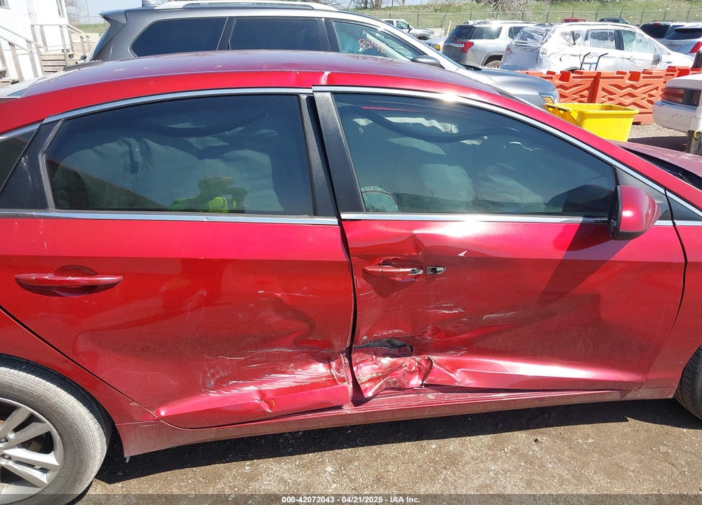 2015 HYUNDAI SONATA VIN: 5NPE24AF1FH123649