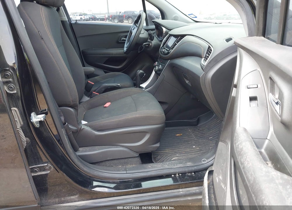 2021 CHEVROLET TRAX VIN: KL7CJKSBXMB301452