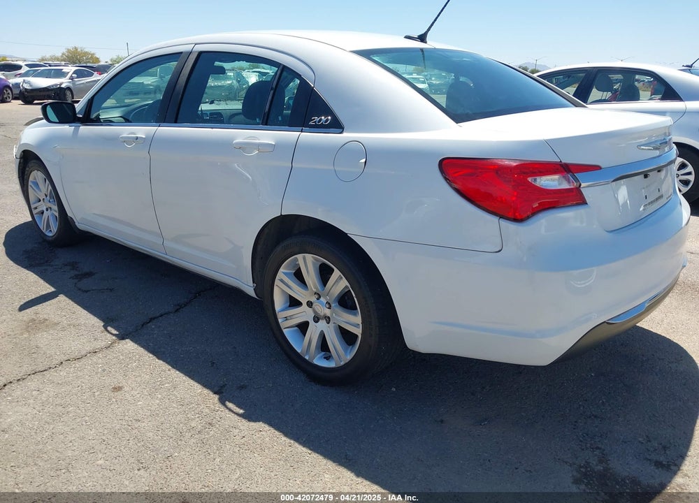 2013 CHRYSLER 200 VIN: 1C3CCBBB5DN695474