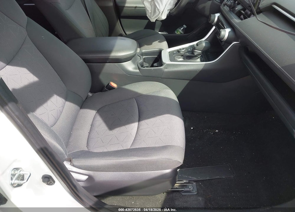 2019 TOYOTA RAV4 HYBRID XLE VIN: JTMRWRFV2KD022588