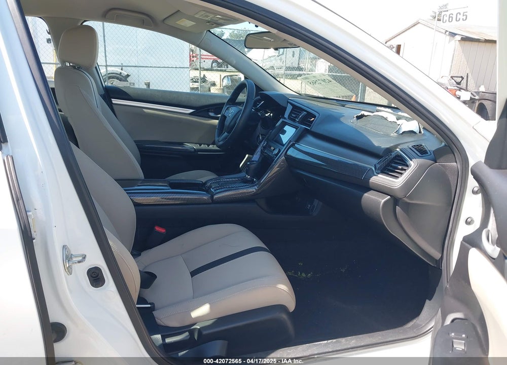 2018 HONDA CIVIC LX VIN: 19XFC2F58JE206739