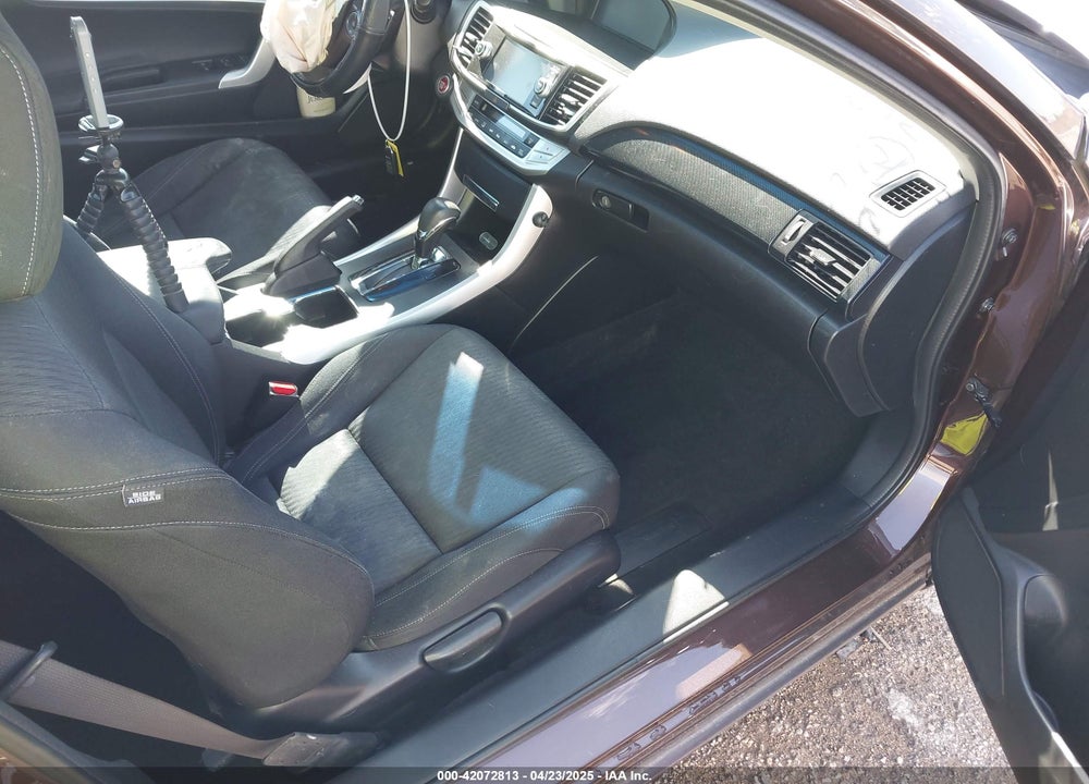 2013 HONDA ACCORD VIN: 1HGCT1B72DA021843