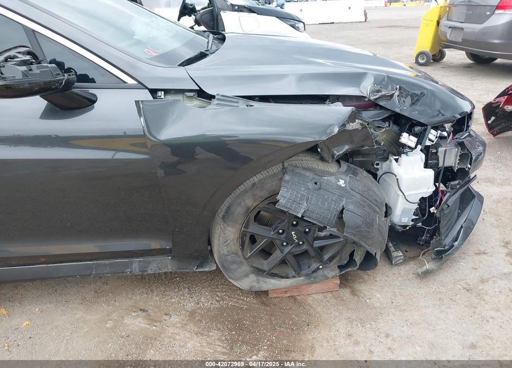 2025 KIA K5 LXS VIN: KNAG24J77S5316431