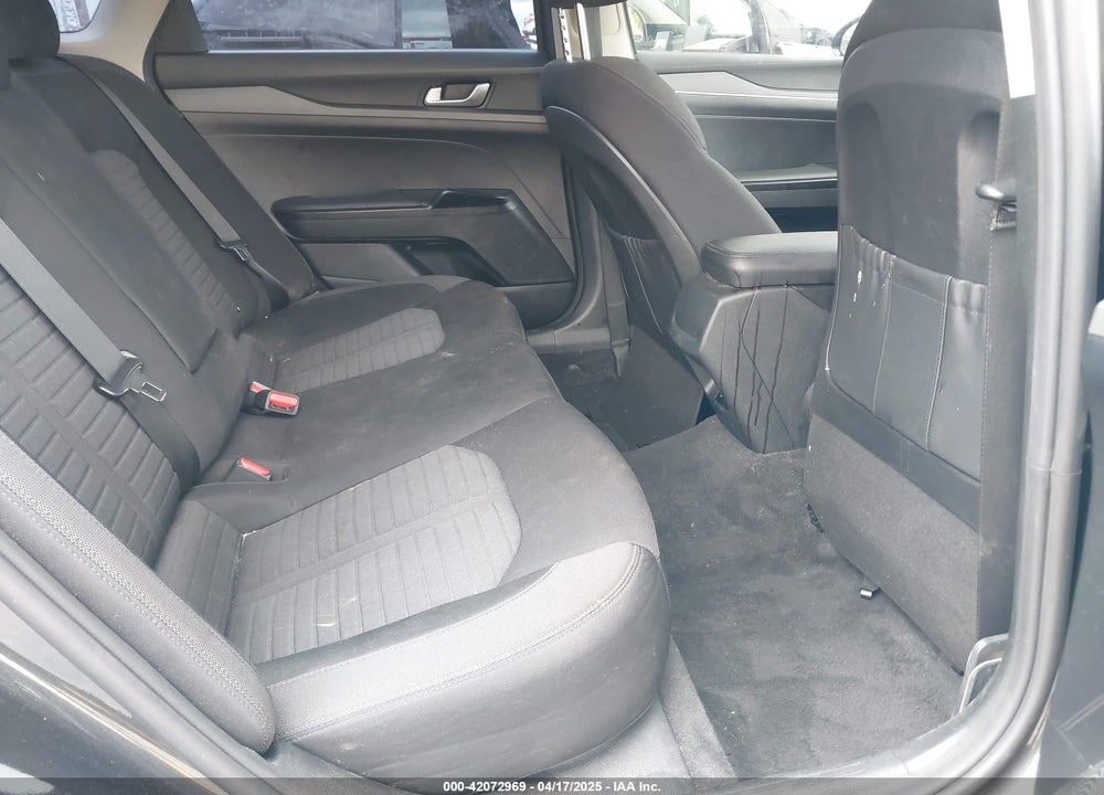 2025 KIA K5 LXS VIN: KNAG24J77S5316431