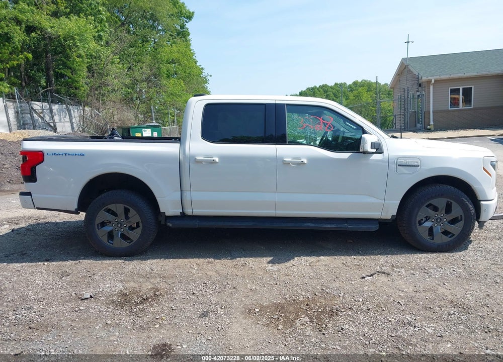2023 FORD F-150 LIGHTNING LARIAT VIN: 1FTVW1EVXPWG27360