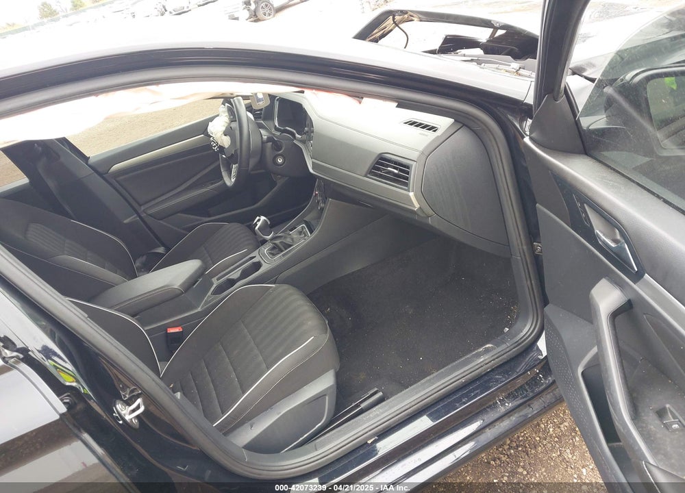 2024 VOLKSWAGEN JETTA 1.5T SPORT VIN: 3VWBM7BU8RM013253