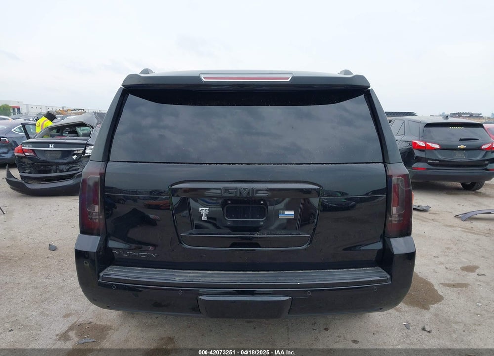 2016 GMC YUKON DENALI VIN: 1GKS1CKJ7GR235695