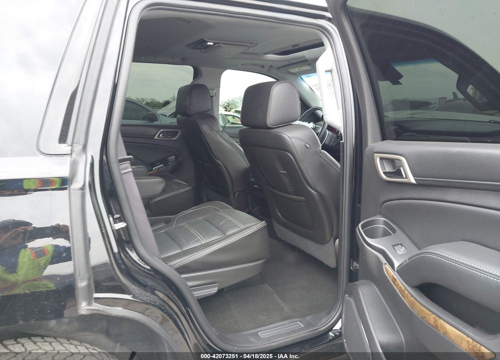 2016 GMC YUKON DENALI VIN: 1GKS1CKJ7GR235695