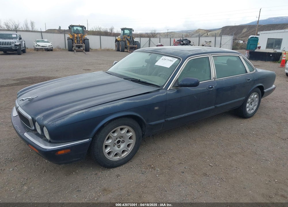 1998 JAGUAR XJ8 L VIN: SAJHX6242WC820445