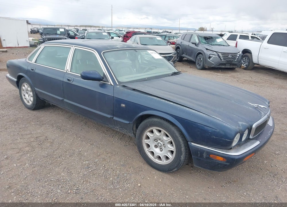 1998 JAGUAR XJ8 L VIN: SAJHX6242WC820445