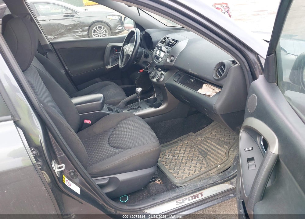 2011 TOYOTA RAV4 VIN: JTMRF4DV1B5045716