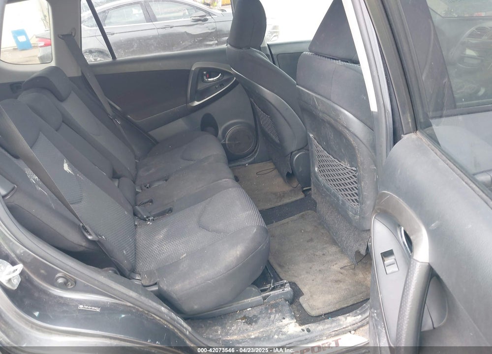 2011 TOYOTA RAV4 VIN: JTMRF4DV1B5045716