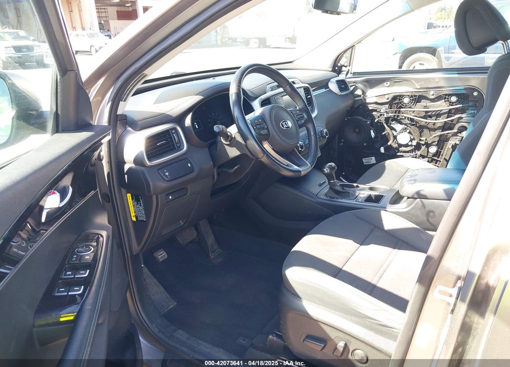 2016 KIA SORENTO 2.4L LX VIN: 5XYPGDA33GG170027
