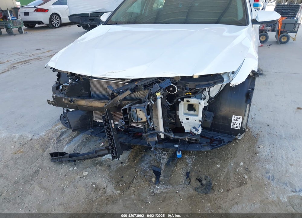 2024 HYUNDAI ELANTRA SEL VIN: KMHLM4DG3RU637174