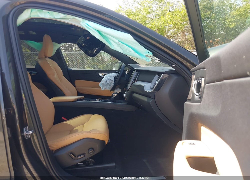 2020 VOLVO XC60 VIN: YV4102RK9L1511710