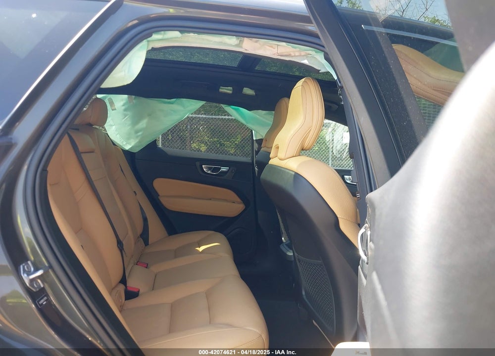 2020 VOLVO XC60 VIN: YV4102RK9L1511710