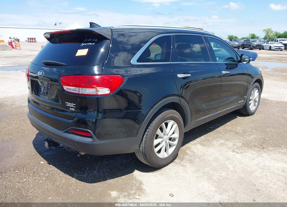2016 KIA SORENTO VIN: 5XYPGDA50GG012567