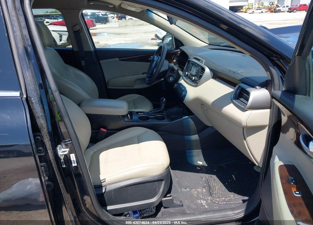 2016 KIA SORENTO VIN: 5XYPGDA50GG012567