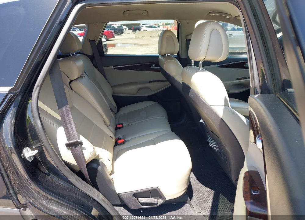 2016 KIA SORENTO VIN: 5XYPGDA50GG012567