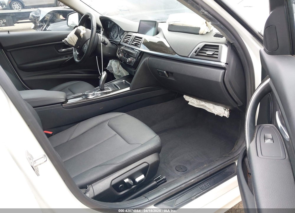 2018 BMW 3 SERIES VIN: WBA8E1G56JNU93177