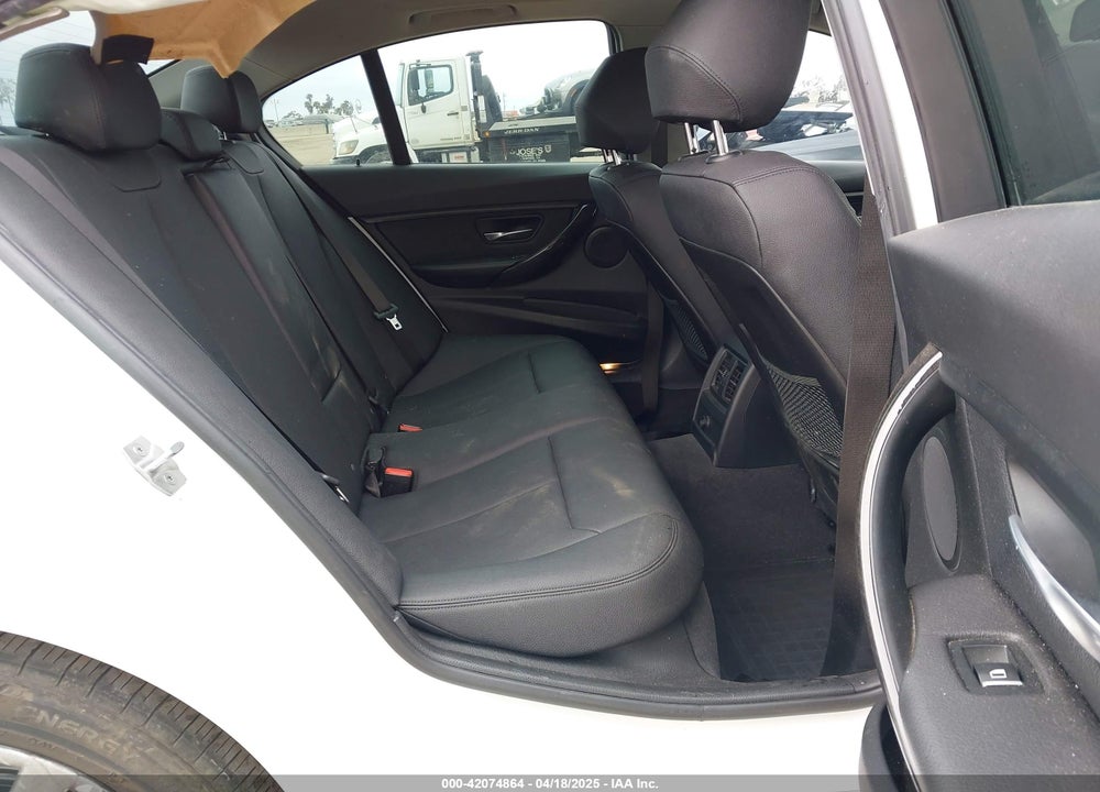2018 BMW 3 SERIES VIN: WBA8E1G56JNU93177
