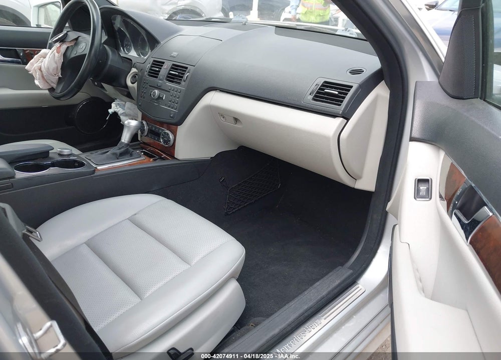 2010 MERCEDES-BENZ C 300 VIN: WDDGF5EB7AR124225