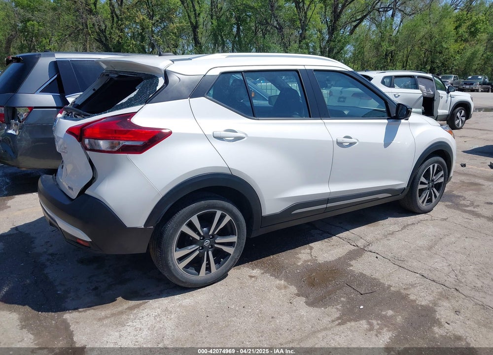 2018 NISSAN KICKS VIN: 3N1CP5CU5JL530802