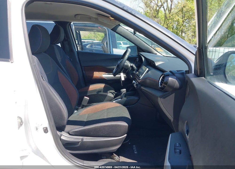 2018 NISSAN KICKS VIN: 3N1CP5CU5JL530802