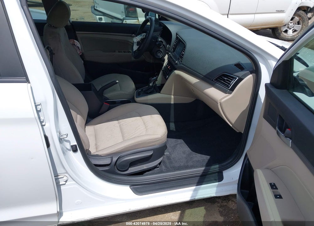 2017 HYUNDAI ELANTRA VIN: 5NPD84LF8HH041184