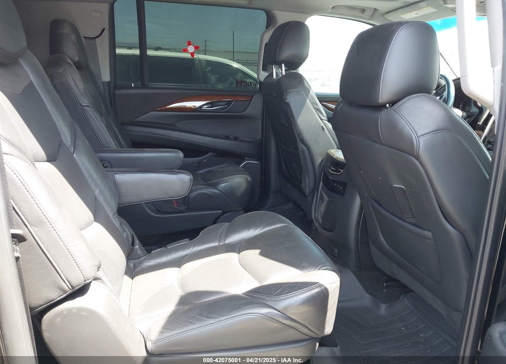 2018 CADILLAC ESCALADE ESV PREMIUM LUXURY VIN: 1GYS4JKJ3JR160602