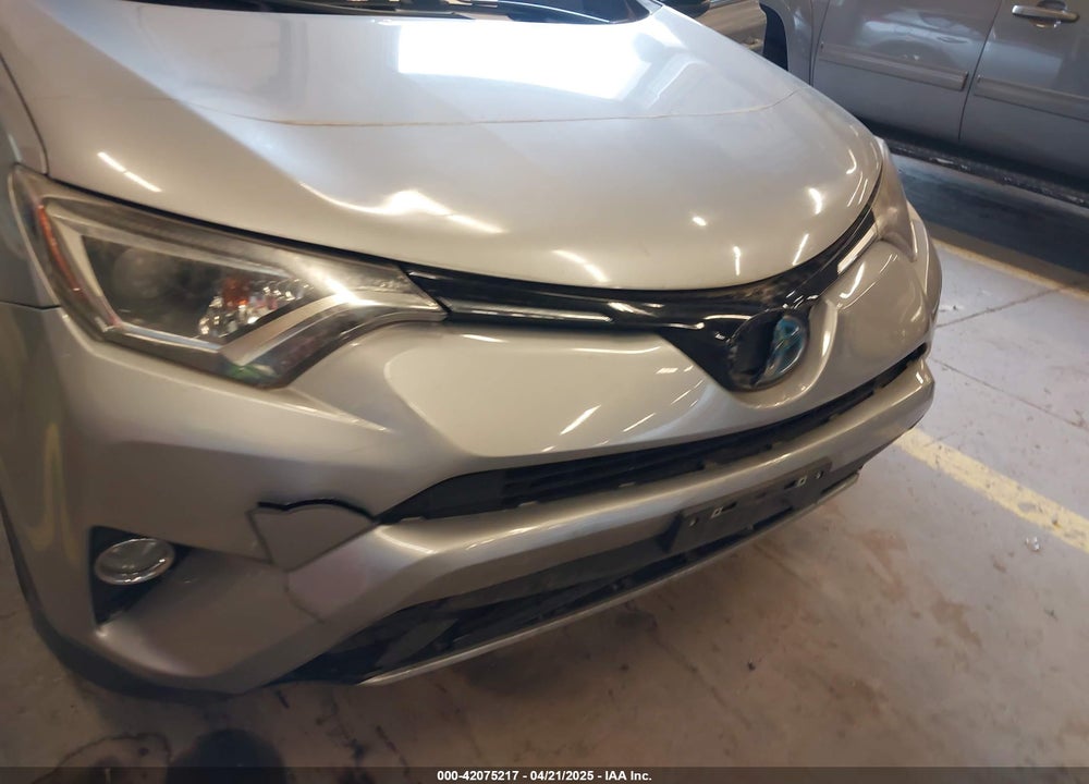 2017 TOYOTA RAV4 HYBRID XLE VIN: JTMRJREV6HD146047