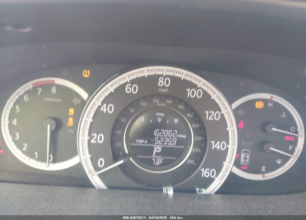 2013 HONDA ACCORD VIN: 1HGCR2F30DA102805