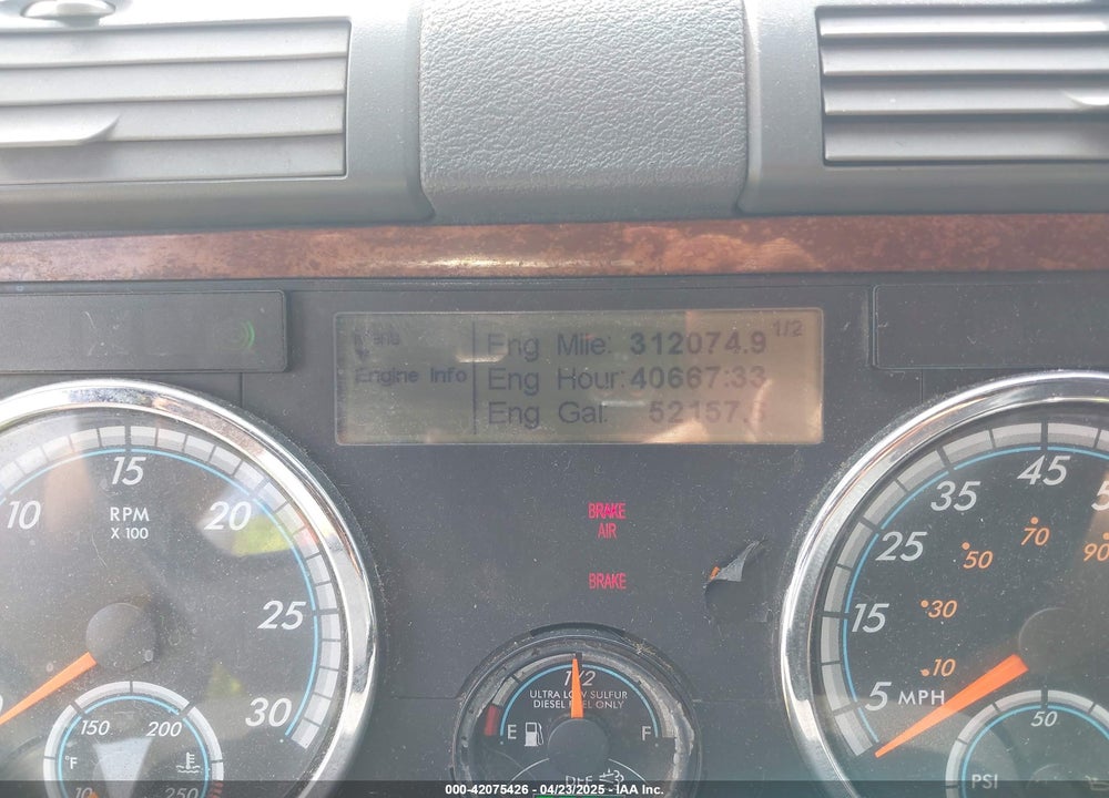 2014 FREIGHTLINER CASCADIA 125 VIN: 3AKJGLD53ESFH3287