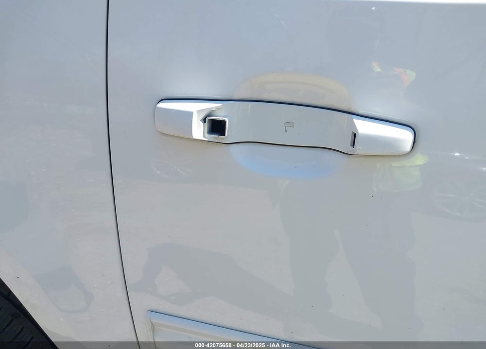 2014 CHEVROLET SUBURBAN 1500 VIN: 1GNSKJE76ER222678