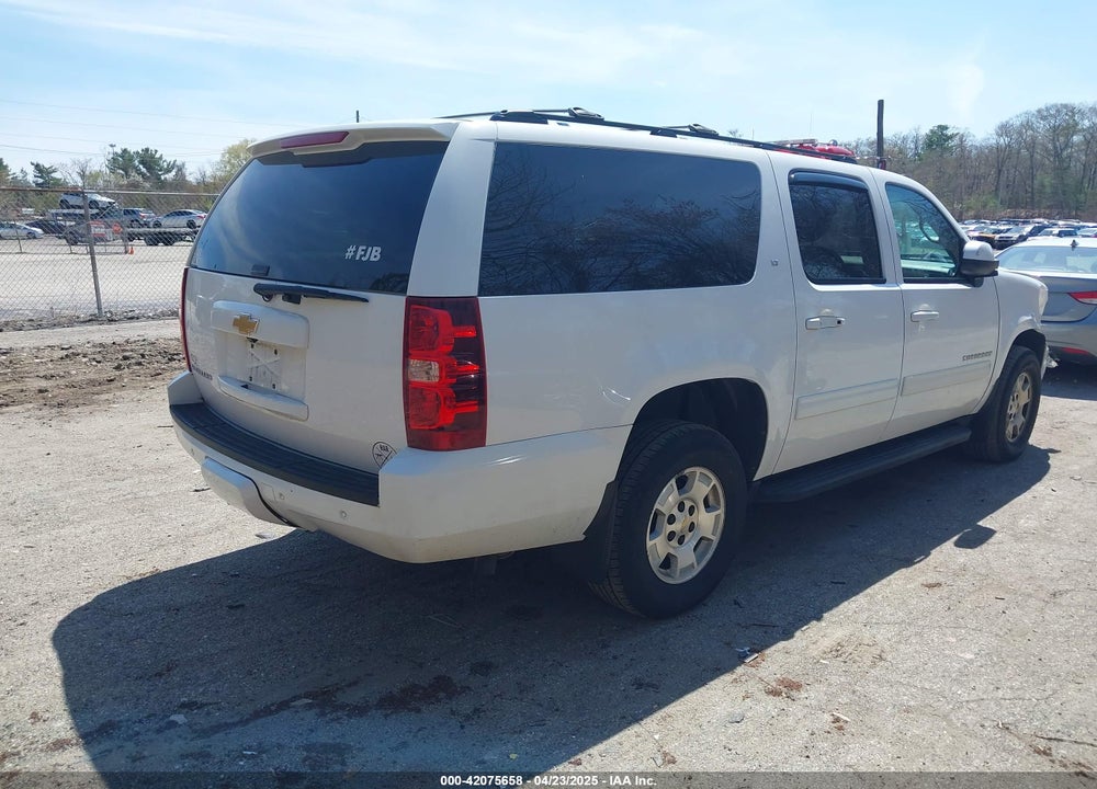 2014 CHEVROLET SUBURBAN 1500 VIN: 1GNSKJE76ER222678