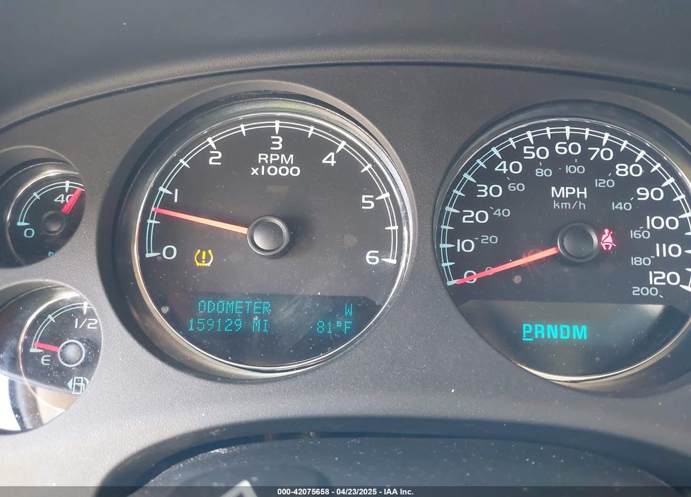 2014 CHEVROLET SUBURBAN 1500 VIN: 1GNSKJE76ER222678