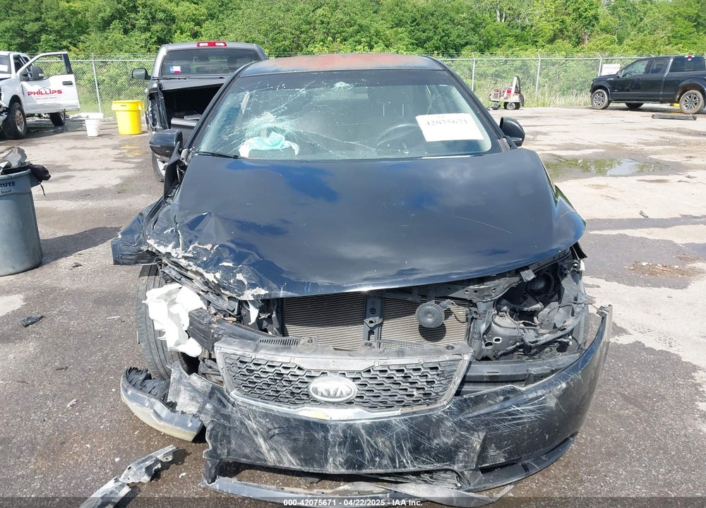 2011 KIA FORTE EX VIN: KNAFU4A29B5354088