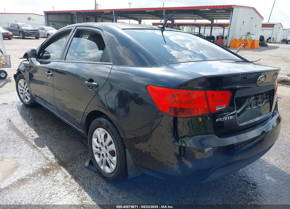 2011 KIA FORTE EX VIN: KNAFU4A29B5354088