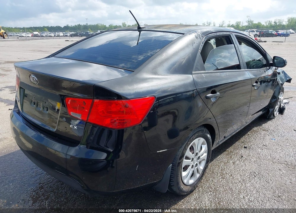2011 KIA FORTE EX VIN: KNAFU4A29B5354088