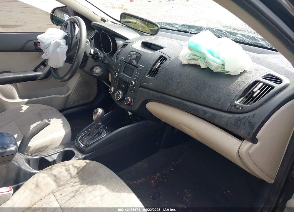 2011 KIA FORTE EX VIN: KNAFU4A29B5354088
