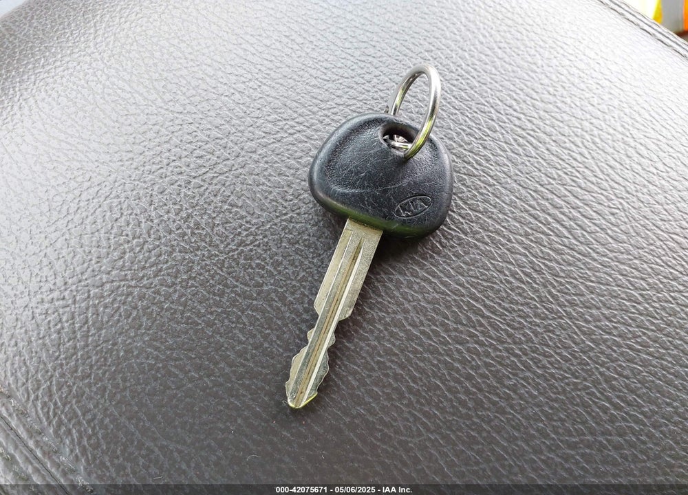 2011 KIA FORTE EX VIN: KNAFU4A29B5354088