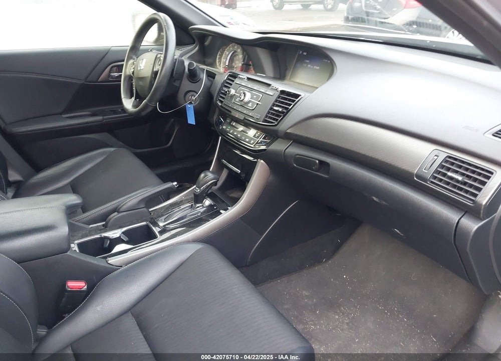 2017 HONDA ACCORD VIN: 1HGCR2F50HA000069